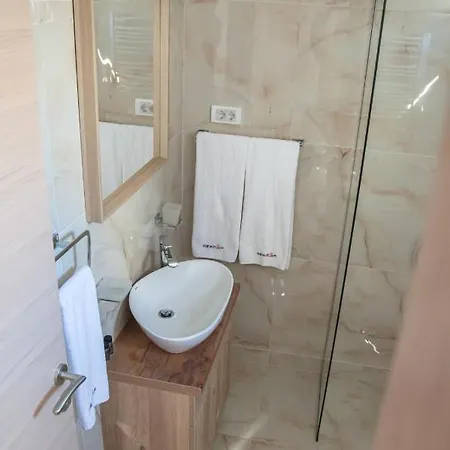 Mehana Апартаменты Лесковац